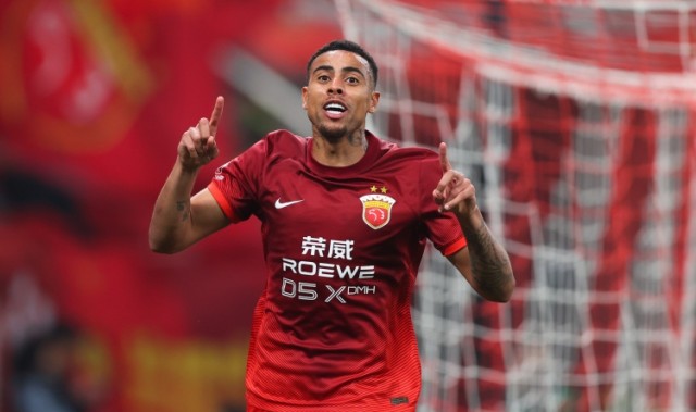 足球在线直播观看-郑州日报：前海港外援古斯塔沃现身郑州，加盟河南队已进入倒计时