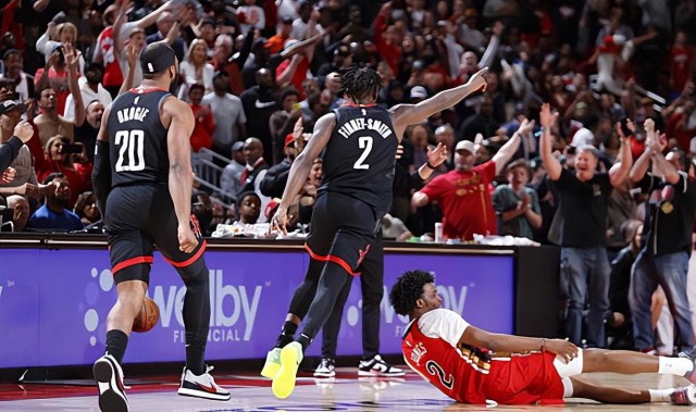 足球在线直播观看-为了压价不择手段？火箭后场大闸这样的表现却不能得到更多信任？