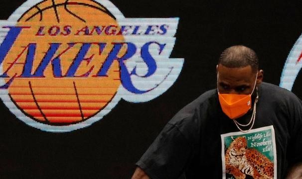 足球游戏-浓眉哥状态已重新拉满 勒布朗何时才能王者归来？