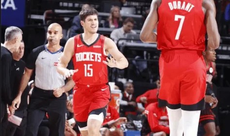 谢泼德全场出战22分钟，8中3、三分5中2得到8分1篮板1助攻