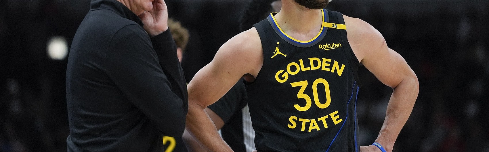 足球在线直播观看-科尔：库里很沮丧 他现在在做投篮训练&amp;状态还达不到参加训练程度