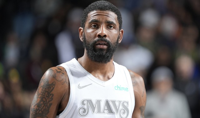 足球比赛直播-浓眉：当然希望欧文尽快回归但不会主动催他复出 他是名人堂级别